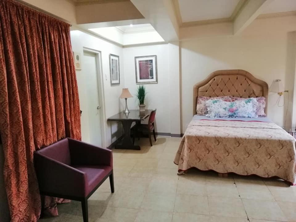 The Saint Joseph Residential Suites Лусена Екстер'єр фото