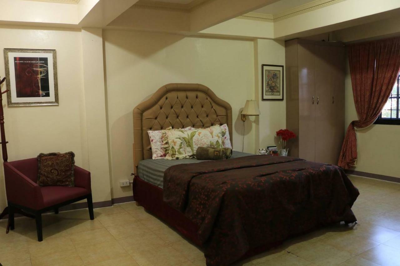 The Saint Joseph Residential Suites Лусена Екстер'єр фото